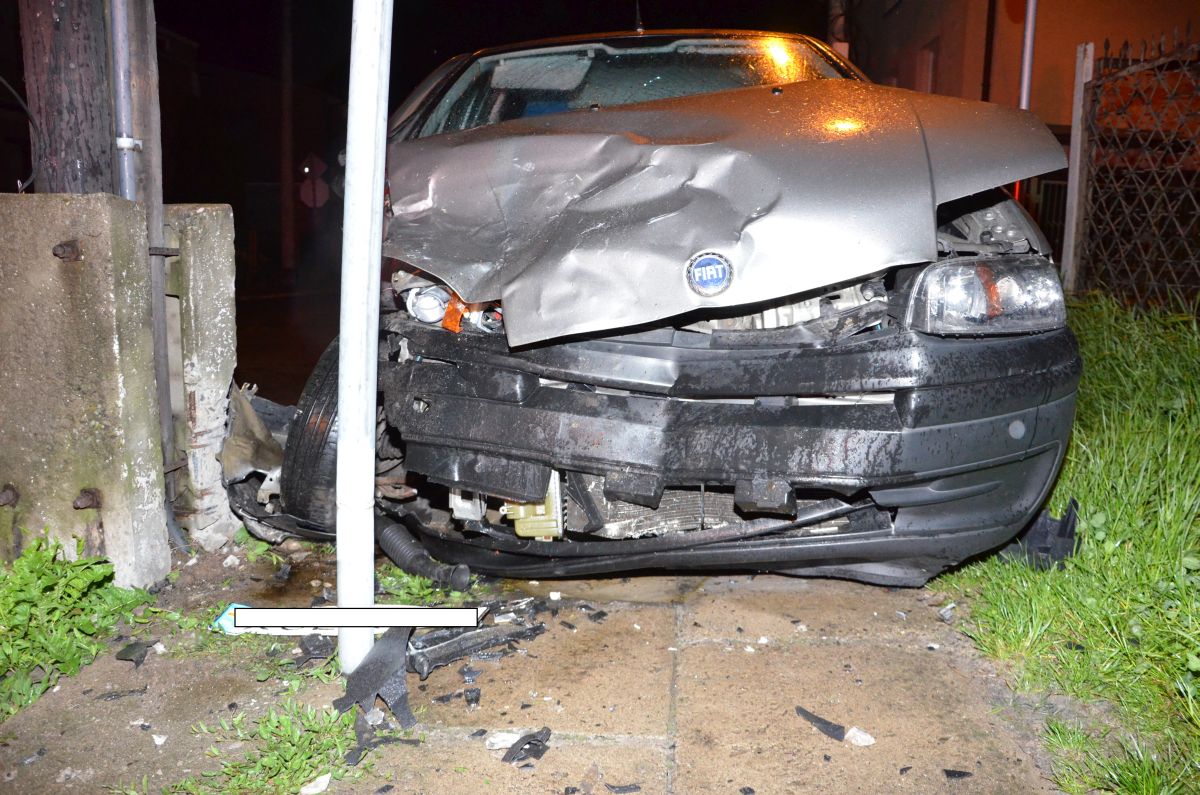 Wypadek w Wolbromiu, włamanie i kradzież