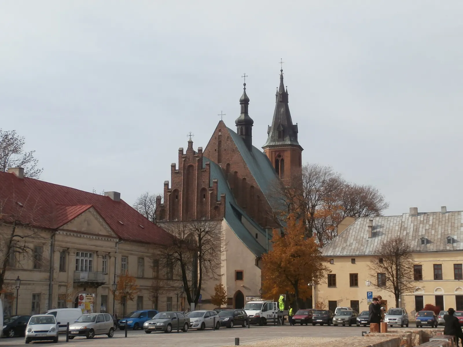 Bazylika św. Andrzeja Apostoła w Olkuszu, widok z rynku