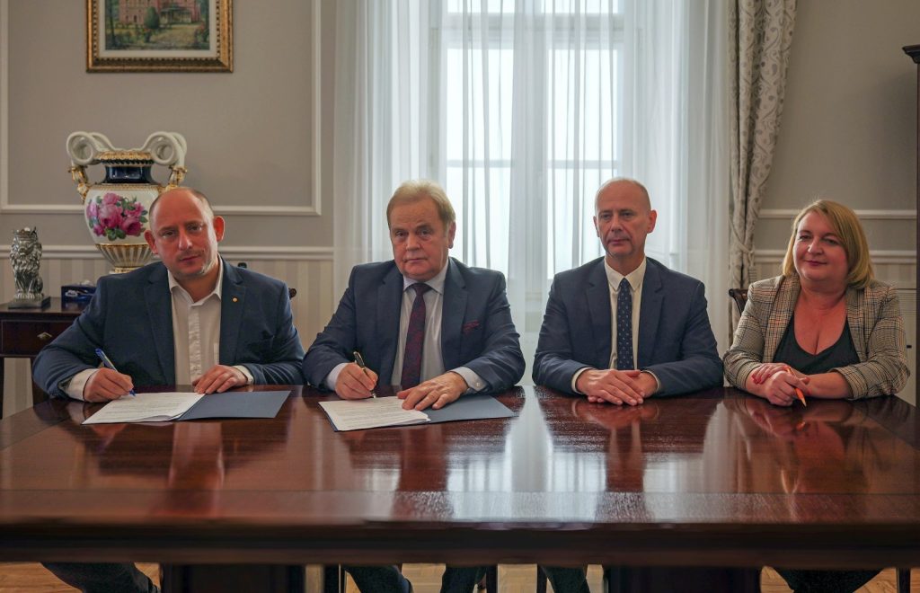 Podpisanie umowy na dofinansowanie usunięcia odpadów z terenu OFNE Emalia w Olkuszu